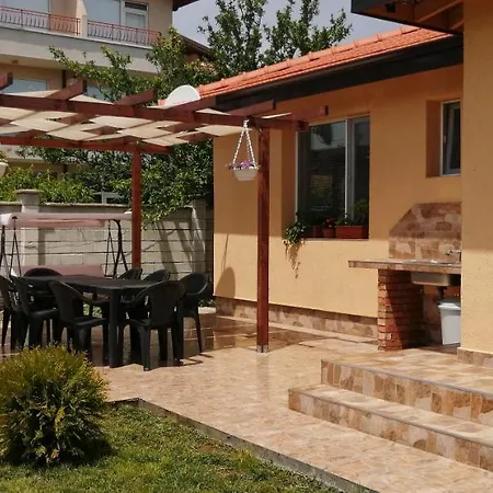 Vyara Casa vacanze Krapets (Dobrich)