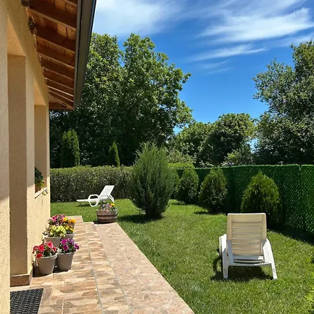 Vyara Holiday home Krapets (Dobrich)
